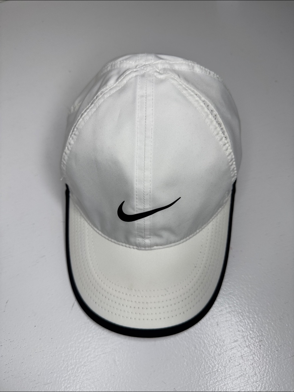 Nike Wimens White Cap with Black Swoosh Trim Tennis Running Athletic Summer OS - Picture 1 of 8